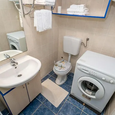 Beautiful In W/ 1 Bedrooms Mandre